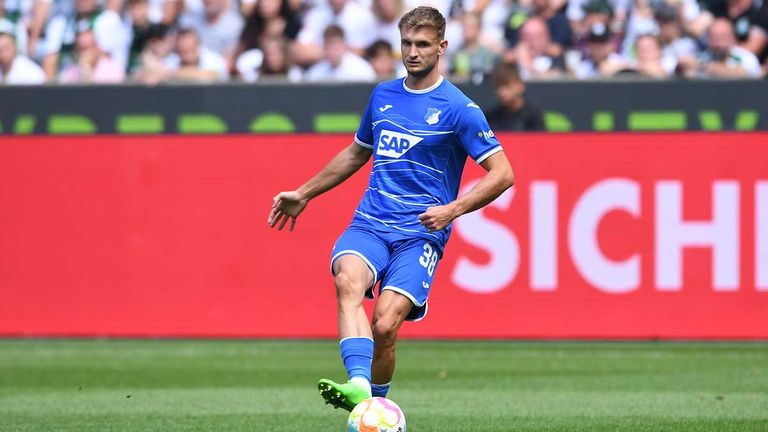 Stefan Posch (25, Verteidiger) wird von der TSG 1899 Hoffenheim an den FC Bologna verliehen. Die Italiener sichern sich zudem eine Kaufoption.