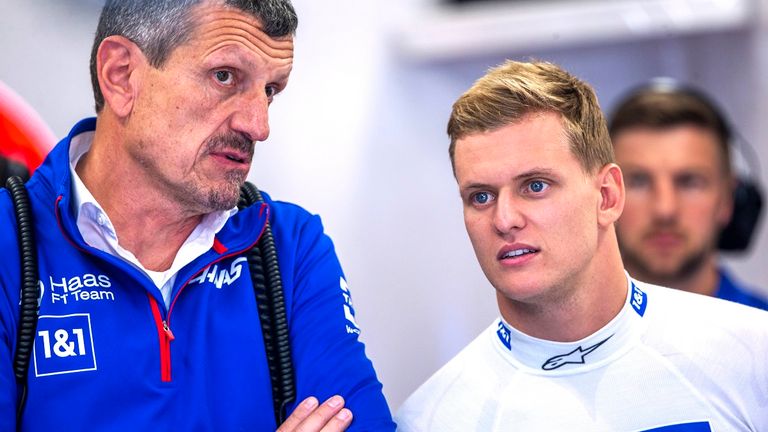 Teamchef Günther Steiner hat sich zur Zukunft von Mick Schumacher geäußert. 
