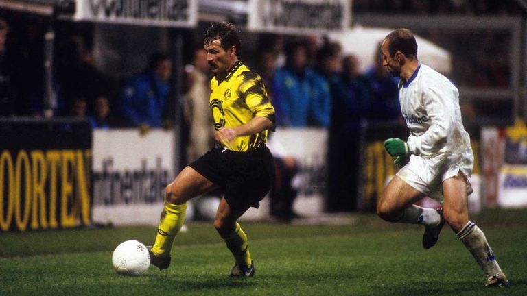LIGUE 1: Stephane Mazzolini (AJ Auxerre) - 14 Jahre, 9 Monate, 20 Tage | Debüt am 17. September 1981 beim 0:3 gegen Saint-Etienne (Bild aus dem Jahr 1993 aus dem UEFA-Cup-Duell gegen Borussia Dortmund).