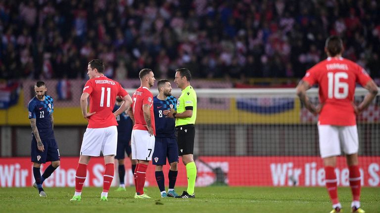 Absteiger: Österreich steigt nach einer 1:3-Niederlage gegen Kroatien in Liga B ab (4 Punkte, Torverhältnis: 6:10)