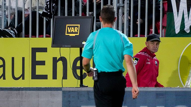 Der VAR in der Bundesliga soll sich verbessern.