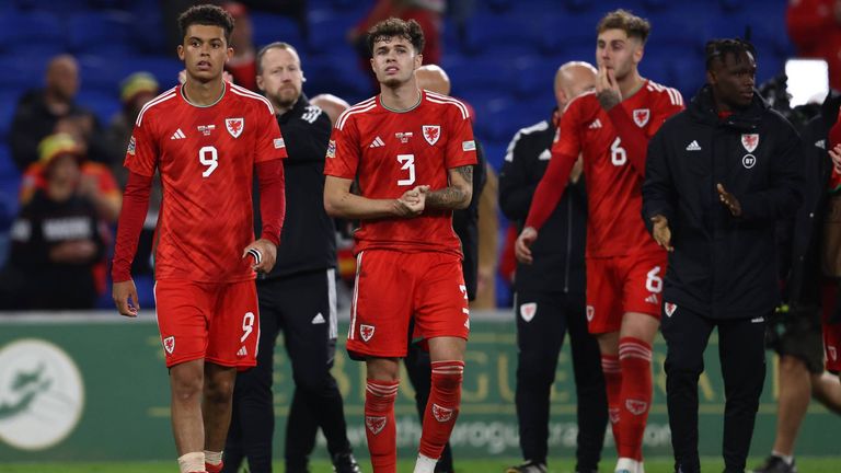 Absteiger: Wales steigt nach einer 0:1-Niederlage gegen Polen in Liga B ab. (1 Punkt, Torverhältnis: 6:11)