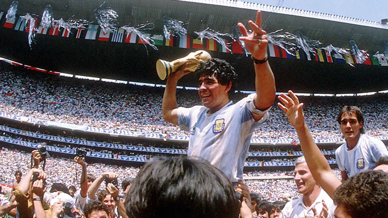 Fußball Argentinien Trikot von Diego Maradona im Museum ausgestellt Fußball News Sky Sport