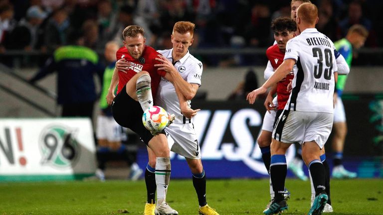 Hannover 96 gewinnt 2:0 gegen Arminia Bielefeld und springt auf den fünften Platz