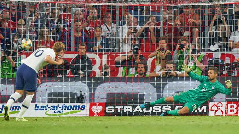 Harry Kane (l.) gewann 2019 das Finale um den Audi-Cup gegen den FC Bayern mit Sven Ulreich im Tor.