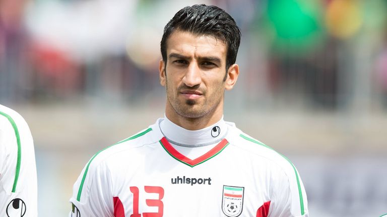 Der frühere Kapitän der iranischen Nationalmannschaft Hossein Mahini wurde aufgrund seiner Protest-Beteiligung in seinem Heimatland festgenommen. 