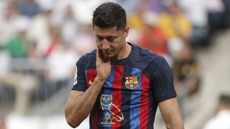Robert Lewandowski ist mit dem FC Barcelona in der Gruppenphase der Champions League ausgeschieden.