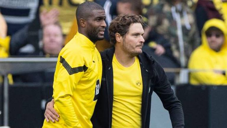 Hält BVB-Trainer Edin Terzic (r.) weiter an Anthony Modeste (l.) in der Startelf fest?