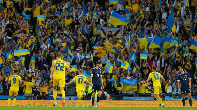 Der Generaldirektor von Schachtar Donezk fordert einen WM-Ausschluss für Iran und brachte die Ukraine als Nachfolger ins Gespräch.