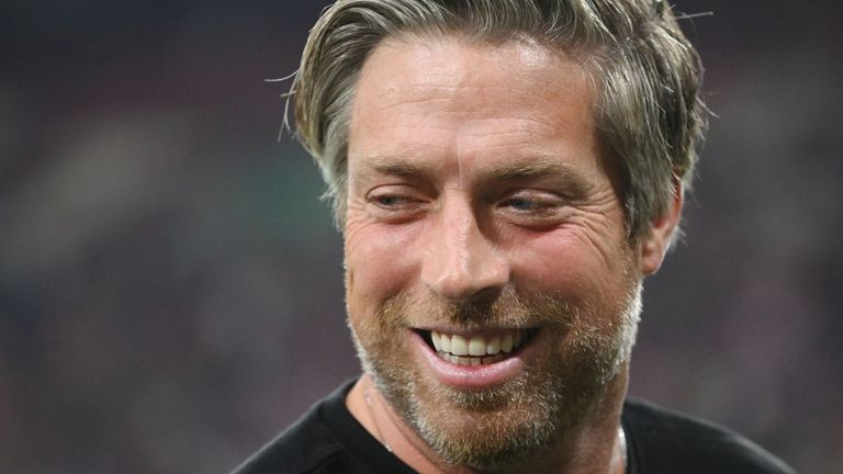 Michael Wimmer steht auch gegen Borussia Dortmund an der Seitenlinie.