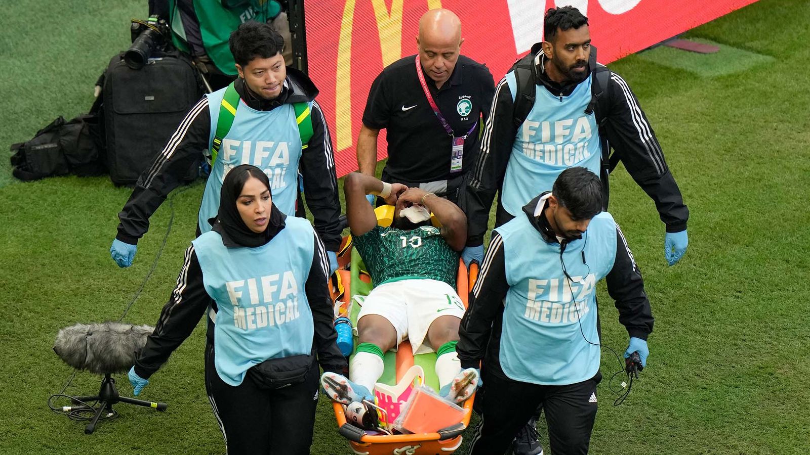WM 2022 Saudi Arabien sorgt sich nach Verletzung von Al Shahrani gegen Argentinien Fußball News Sky Sport