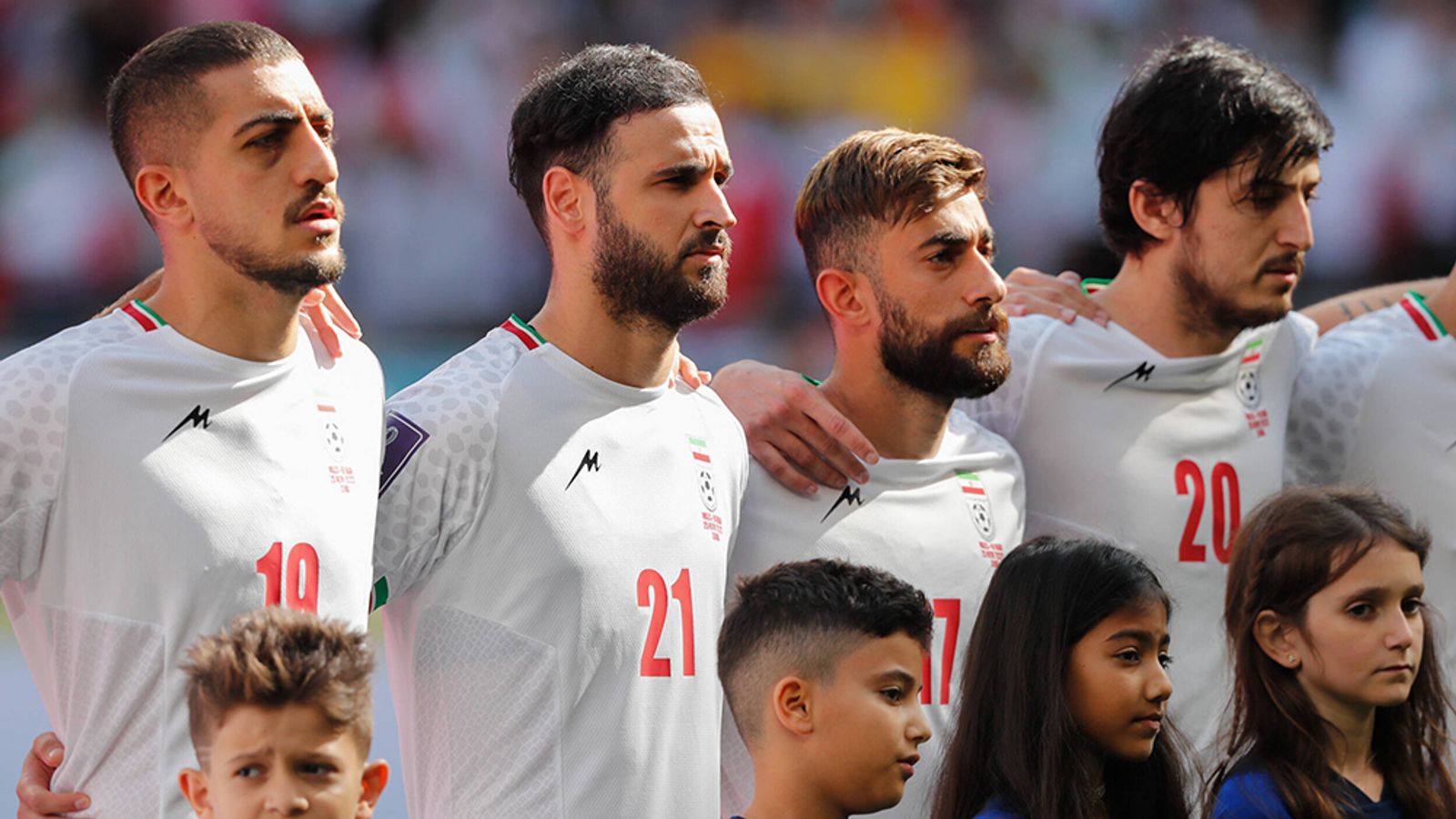 WM 2022 in Katar: USA zeigt Iran-Flagge nicht vollständig | Fußball ...