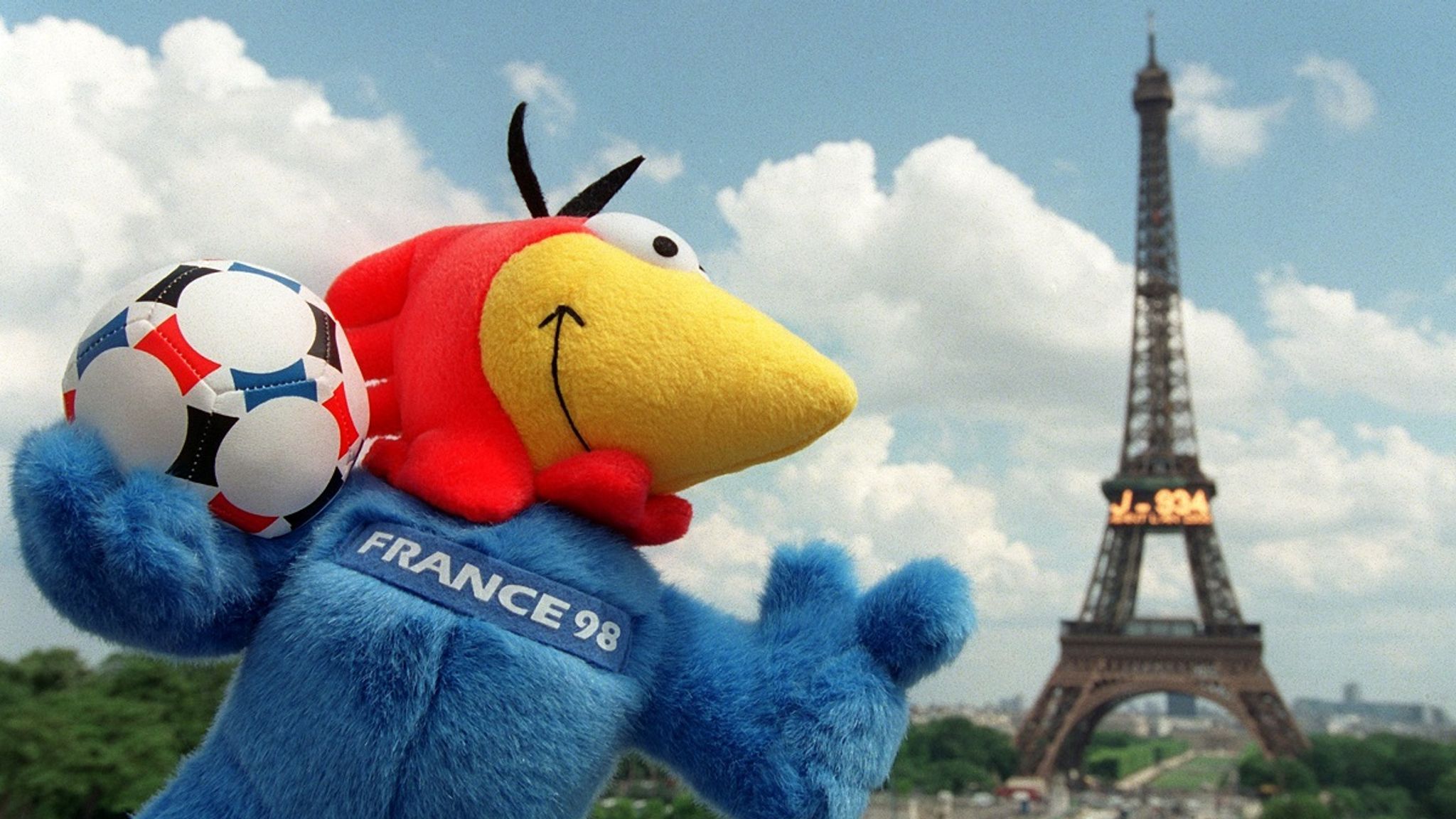 Maskottchen Der Fussball Wm 2010 Codycross Bildergalerie: Die WM-Maskottchen von 1966 bis 2022 | Fußball News