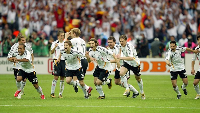 Die meisten gewonnen Elfmeterschießen: Deutschland (vier von vier) und Argentinien (vier von fünf, verloren gegen Deutschland bei WM 2006)