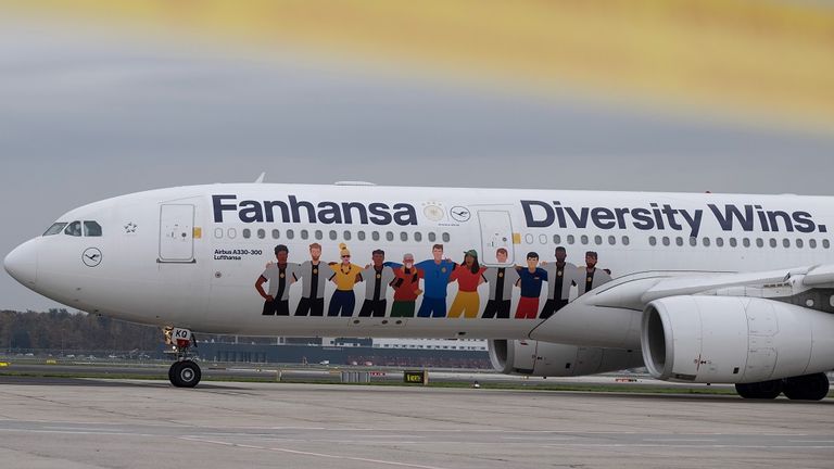 Die deutsche Nationalmannschaft ist im Oman angekommen.