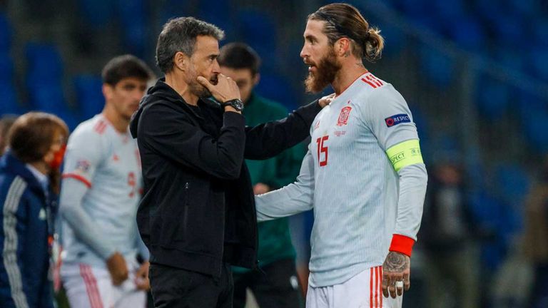 Spaniens Nationaltrainer Luis Enrique (l.) hat seinen Kader für die WM bekanntgegeben - ohne Superstar Sergio Ramos.