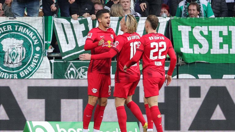 RB Leipzig jubelt über den Auswärtssieg in Bremen.