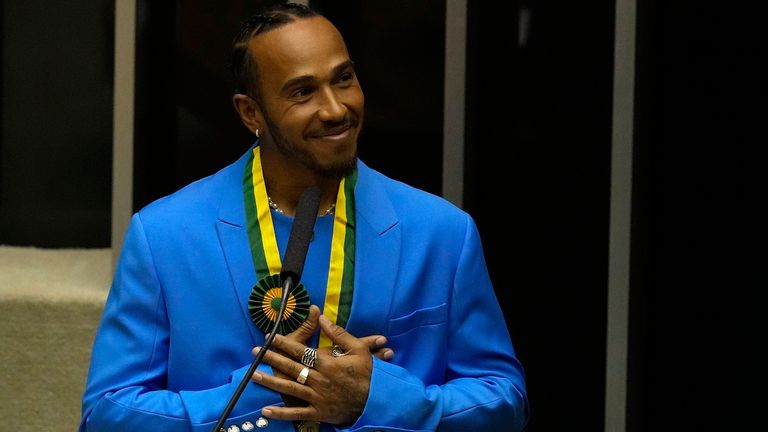Dem Formel-1-Star Lewis Hamilton wurde die brasilianische Ehrenbürgerwürde verliehen.