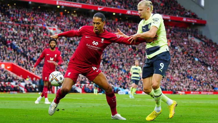 Virgil van Dijk (l.) und der FC Liverpool sowie Erling Haaland (r.) und Manchester City könnten im Champions-League-Achtelfinale auf einen deutschen Vertreter treffen. 
