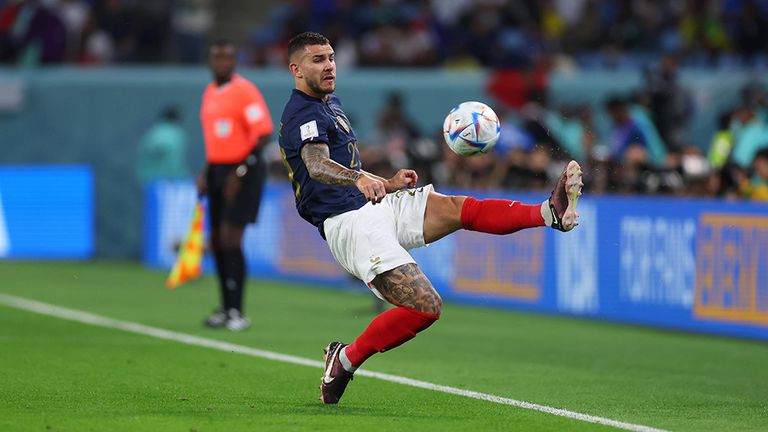  Lucas Hernandez hat sich im Frankreich-Spiel gegen Australien einen Kreuzbandriss zugezogen.