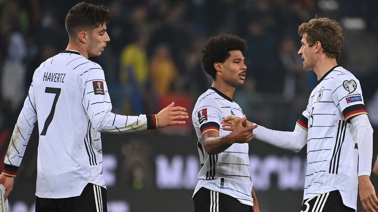 Kai Havertz (l.), Serge Gnabry (M.) und Thomas Müller (r.) sind Kandidaten, um Timo Werner im Sturmzentrum des DFB-Teams zu ersetzen. 