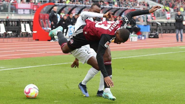 Kwadwo Duah und der 1. FC Nürnberg kassieren eine Heimpleite gegen den 1. FC Magdeburg.