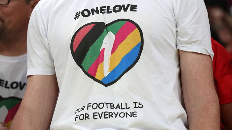 Das "One Love"-Symbol ist künftig bei den Pressekonferenzen des DFB-Teams zu sehen.