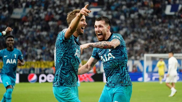 Die Tottenham Hotspur feiern einen Last-Minute-Sieg bei Olympique Marseille und stehen als Gruppensieger im CL-Achtelfinale.