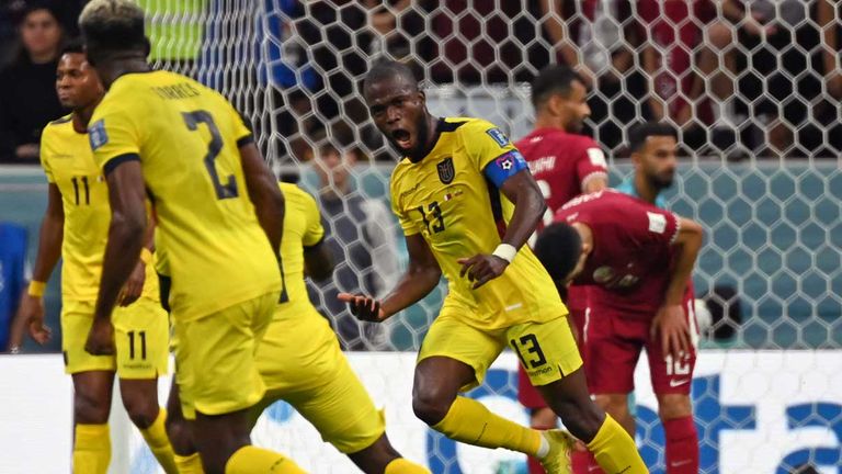 Valencia schießt Ecuador zum Auftakt der WM 2022 mit zwei Toren zum Sieg gegen Katar.