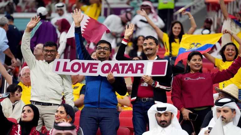 Qatar v Ecuador - FIFA World Cup, WM, Weltmeisterschaft, Fussball 2022 - Group A - Al Bayt Stadium Qatar fans ahead of the FIFA World Cup Group A match at the Al Bayt Stadium, Al Khor. Picture date: Sunday November 20, 2022. Use subject to restrictions. Editorial use only, no commercial use without prior consent from rights holder. PUBLICATIONxNOTxINxUKxIRL Copyright: xMikexEgertonx 69865518 