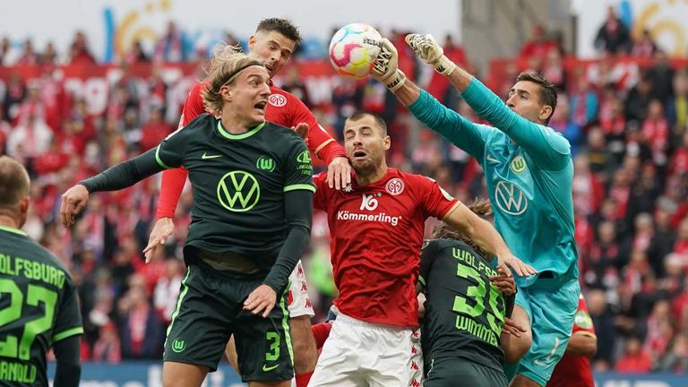 Der VfL Wolfsburg feiert in Mainz den vierten Dreier der Saison.