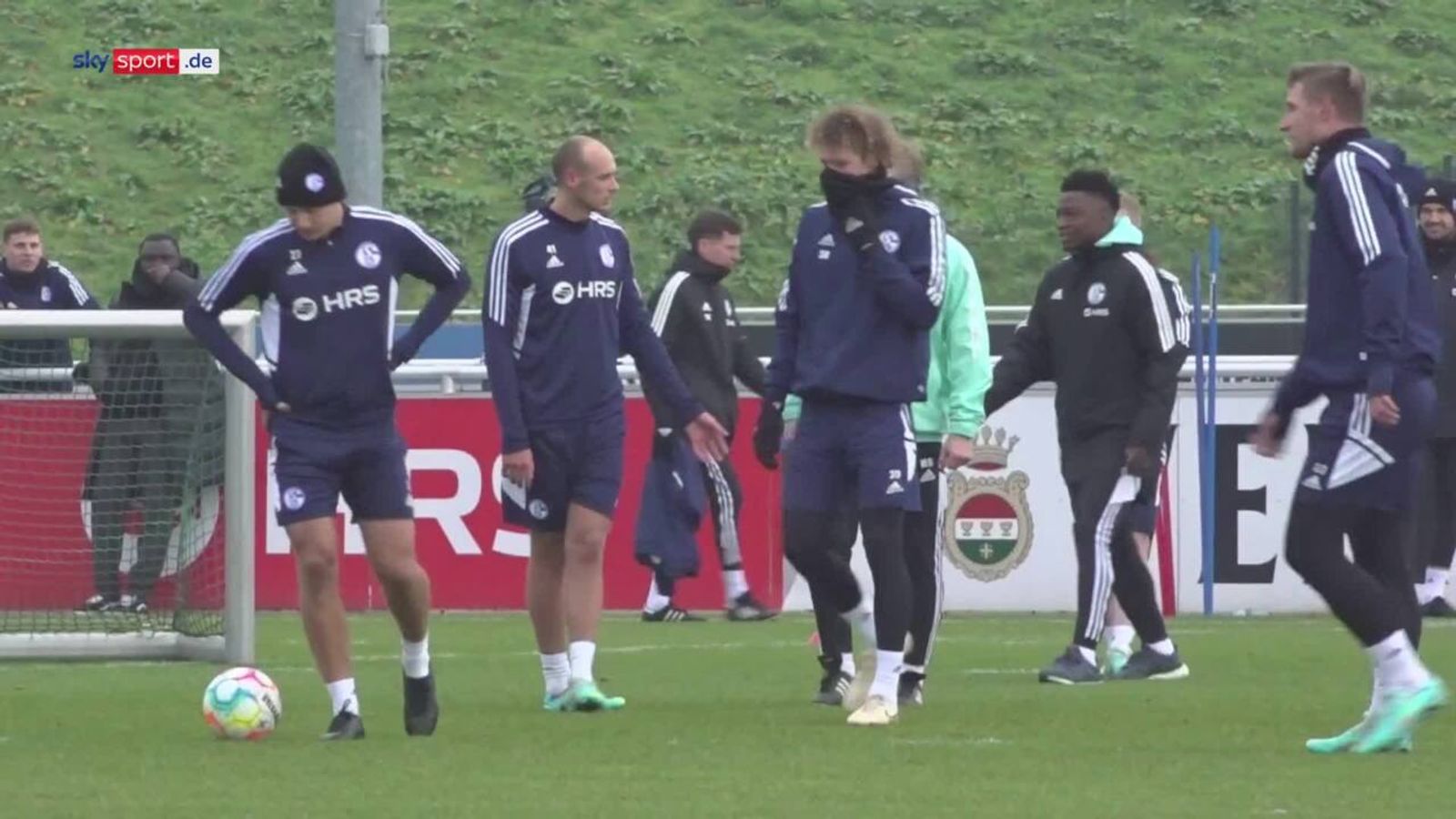 Schalke 04 Kapitän Vor Comeback Endlich Klarheit So Plant Muslic Mit Karaman - nby5ify