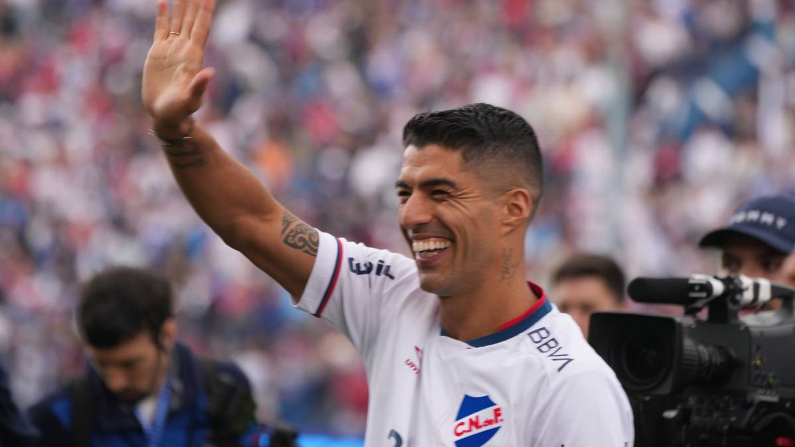 Fußball Luis Suarez mit Hattrick für Gremio beim Debüt Fußball News