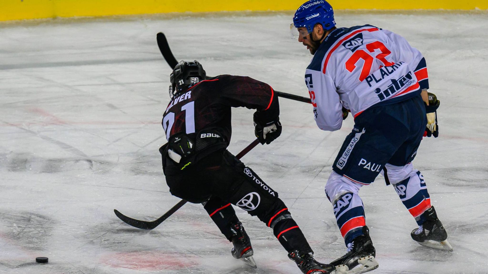 Eishockey Winter Game geht erstmals an die Kölner Haie Eishockey