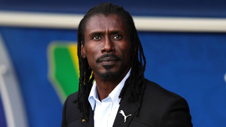 Aliou Cisse (Senegal): Mit dem Sieg im Entscheidungsspiel gegen Ecuador führte der 46-Jährige sein Land ins Achtelfinale - bereits kurz vor der WM verlängerte der senegalesische Fußballverband seinen Vertrag bis 2024.