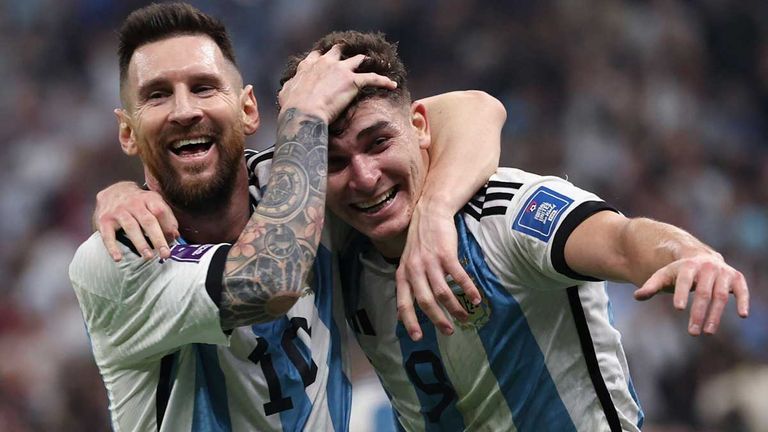 Messi und Alvarez überragen! Argentinien locker ins WM-Finale