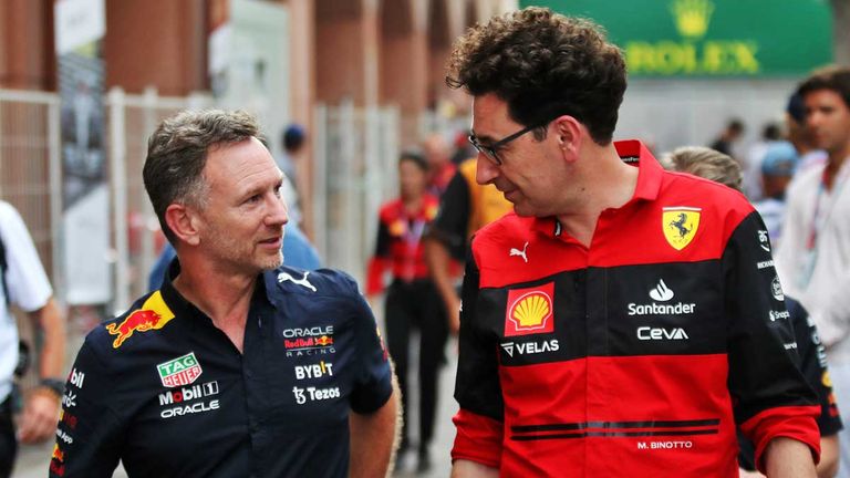 Red Bulls Teamchef Christian Horner (l.) reagiert auf das Aus von Ferrari-Teamchef Mattia Binotto.