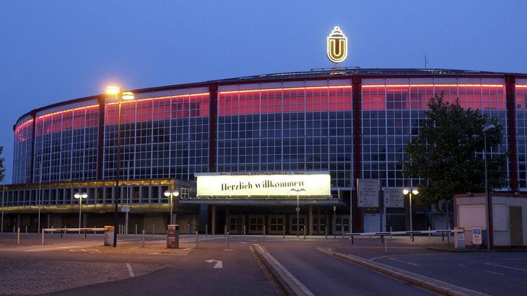 DART-EM: Alle Dart-Fans dürfen sich freuen, auch im Jahr 2023 wird die EM in der Westfalenhalle in Dortmund stattfinden. Vom 26. bis zum 29. Oktober messen sich wieder die besten Dartspieler Europas in Dortmund. 