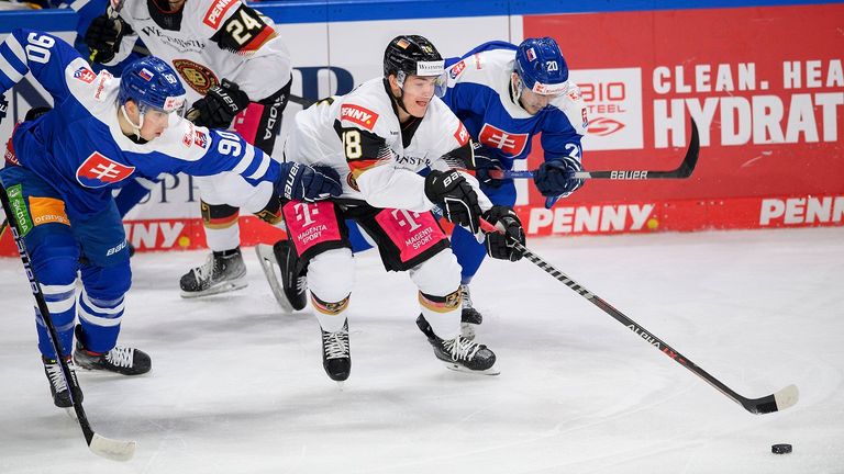 Vom 12. bis zum 21 Mai findet in Finnland und Lettland die Eishockey-WM statt. Die deutsche Auswahl hat am 12.05. ihr Auftaktspiel gegen Schweden. 