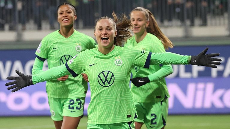 Ewa Pajor blüht beim VfL Wolfsburg derzeit wieder voll auf und ist maßgeblich an dem aktuellen Erfolg der Mannschaft beteiligt. 