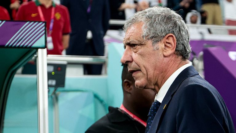 Nach der enttäuschenden Niederlage gegen Marokko im WM-Viertelfinale bleibt Fernando Santos nicht länger Trainer der portugiesischen Nationalmannschaft. 