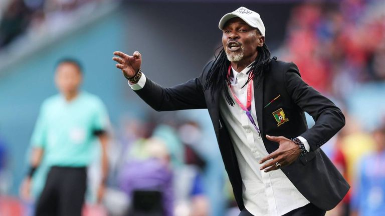 Rigobert Song (Kamerun): Erst im März 2022 übernahm er den Posten als Nationaltrainer, sein Vertrag läuft nach der WM aus.