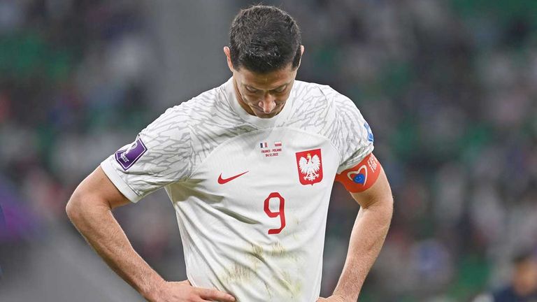 Nach dem WM-Aus mit der polnischen Nationalmannschaft erlebt Robert Lewandowski den nächsten Rückschlag.