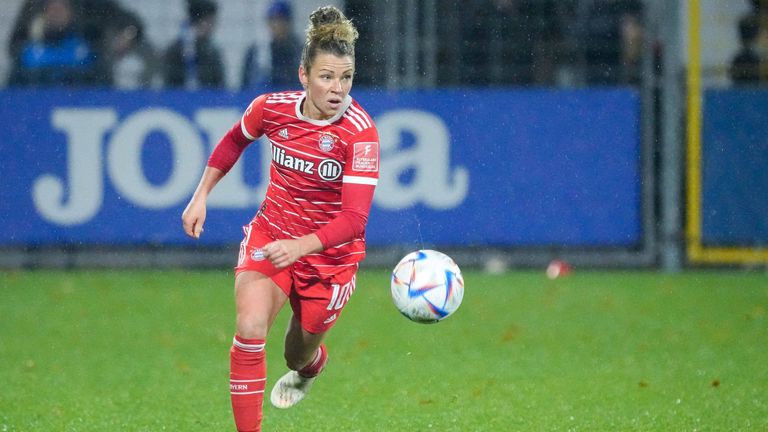 Linda Dallmann verlängert beim FC Bayern bis 2026.