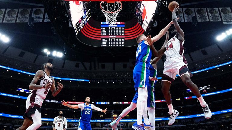 Dallas verliert gegen Chicago deutlich. 