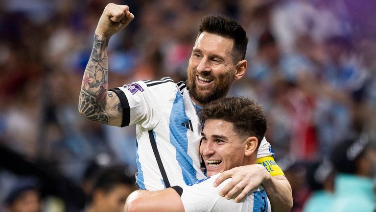Lionel Messi und Julian Alvarez sorgten für die beiden argentinischen Tore gegen Australien