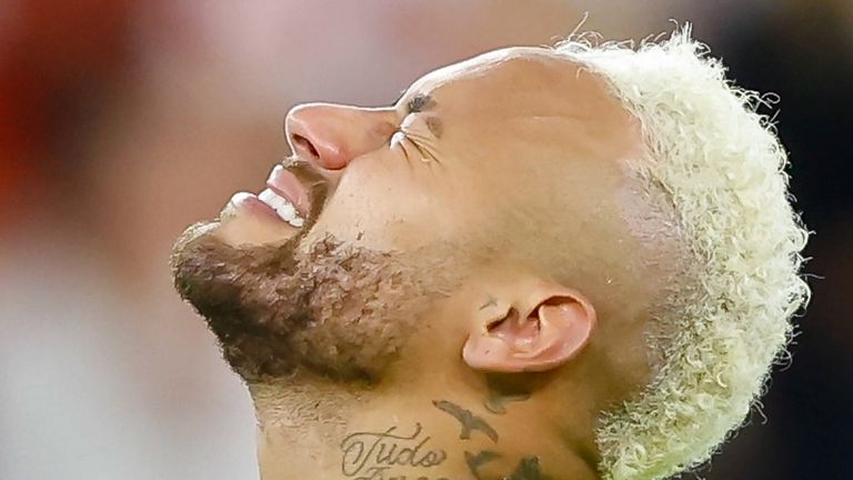 Der große WM-Traum ist für Brasiliens Superstar Neymar erneut geplatzt.