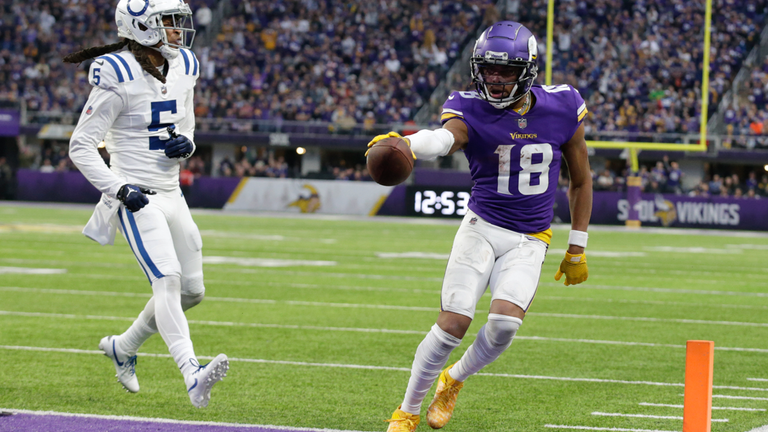 Die Minnesota Vikings feiern einen historischen Comeback-Sieg gegen die Indianapolis Colts.