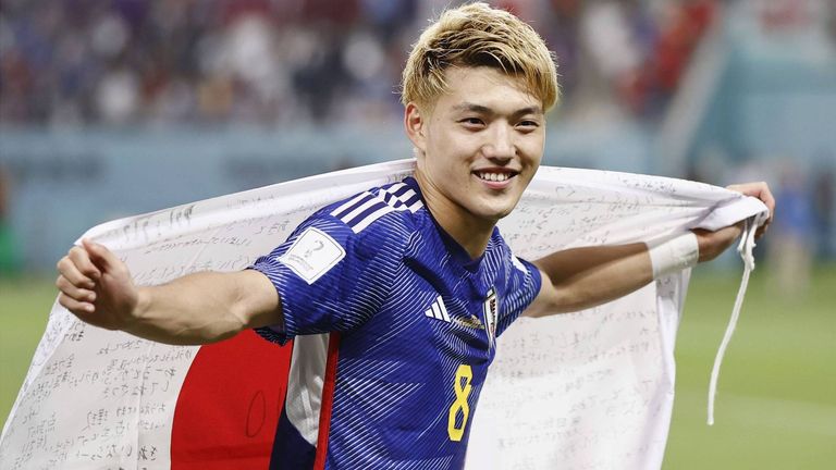 JAPAN: Ritsu Doan (SC Freiburg) - Mit zwei Toren ist Doan wesentlich daran beteiligt, dass Japan als Gruppenerster ins Achtelfinale eingezogen ist. Der 24-Jährige traf unter anderem gegen die deutsche Nationalmannschaft.