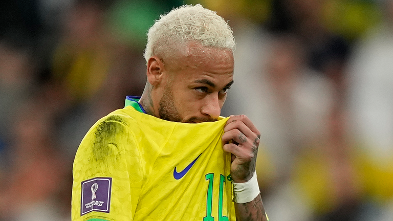 Neymar lässt seine Brasilien-Zukunft offen.